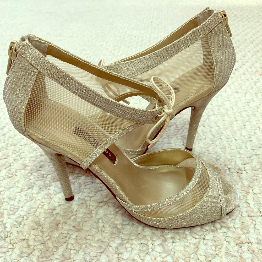Heels worn for an outdoor wedding